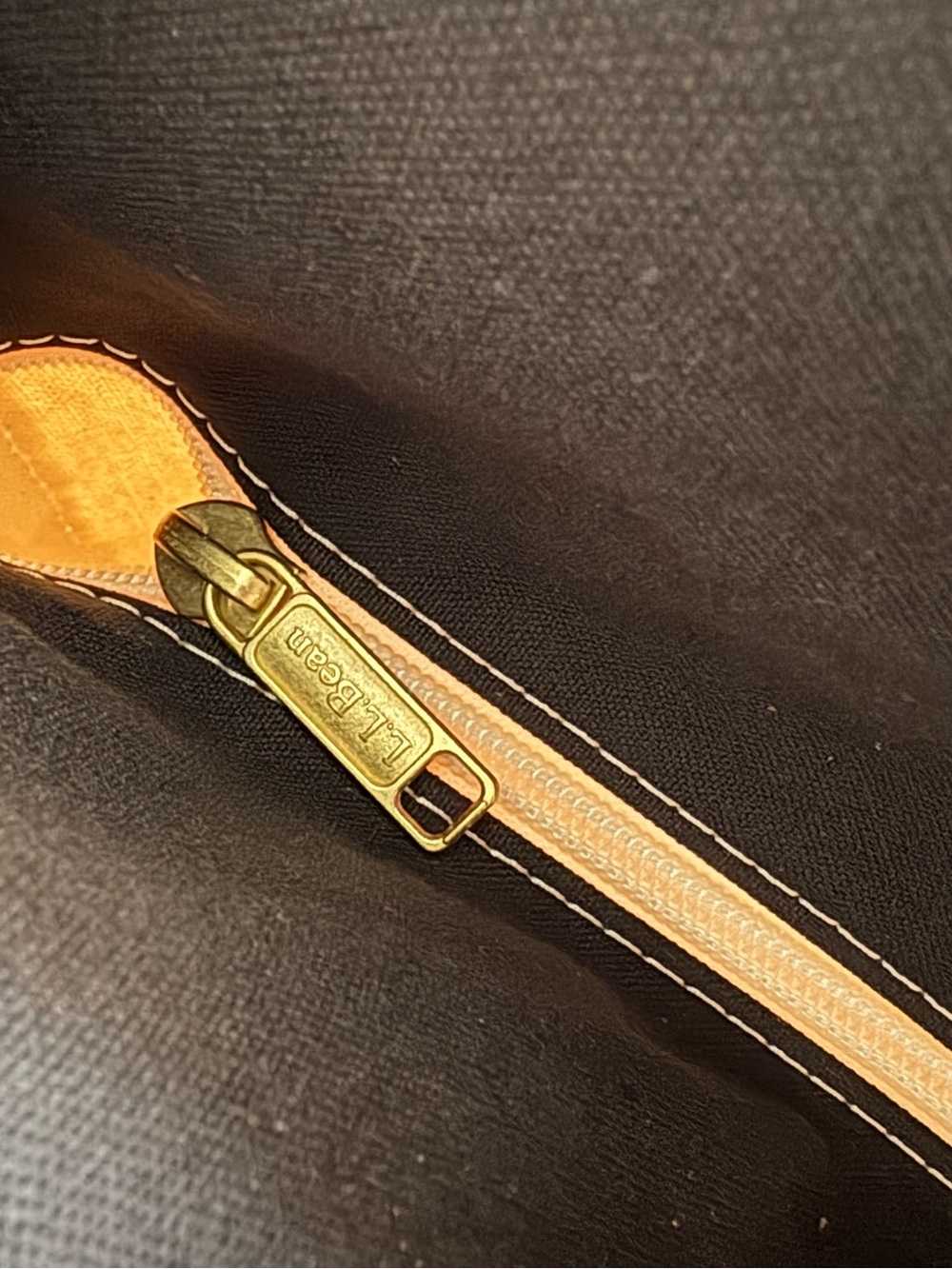 LL Bean Size Medium Zip Top Boat and Tote with Regular Handles - Picture 7 of 10